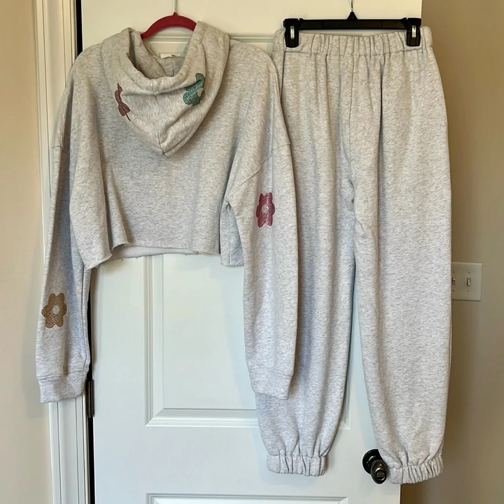 NWT Adorable Sweatshirt and Sweatpants - Picture 6 of 8
